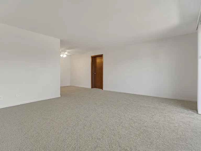 117 Cotuit Ct — Photo 8
