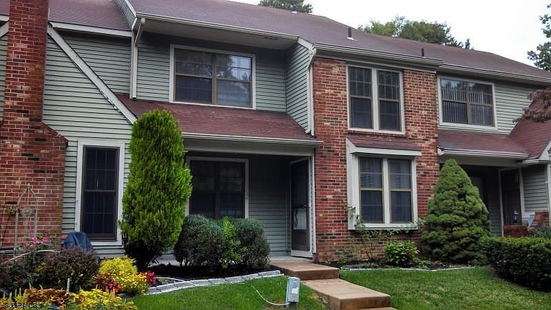 1st image of 724 E Cooper Ferry Ct