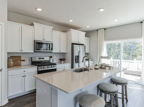 17 Victoria Gardens Square, Neptune Township, NJ 07753