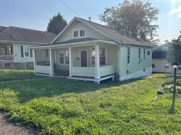622 6th St, New Martinsville, WV 26155