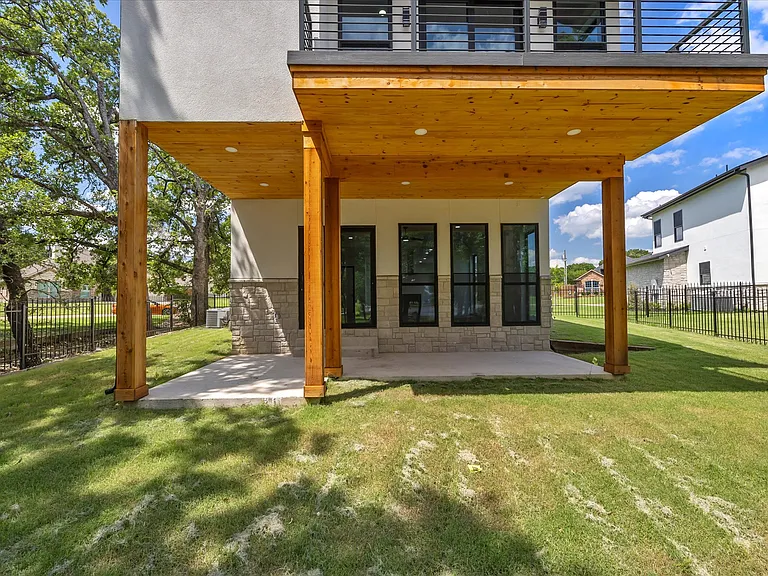 2811 Rodeo Dr — Photo 41