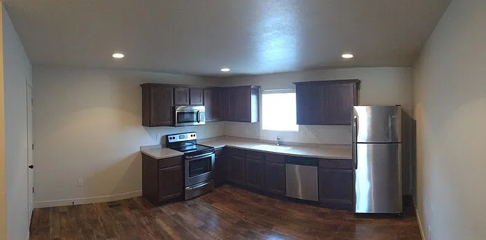 3 bed, 2.5 bath, 1500 sqft, $1,650 — Photo 2