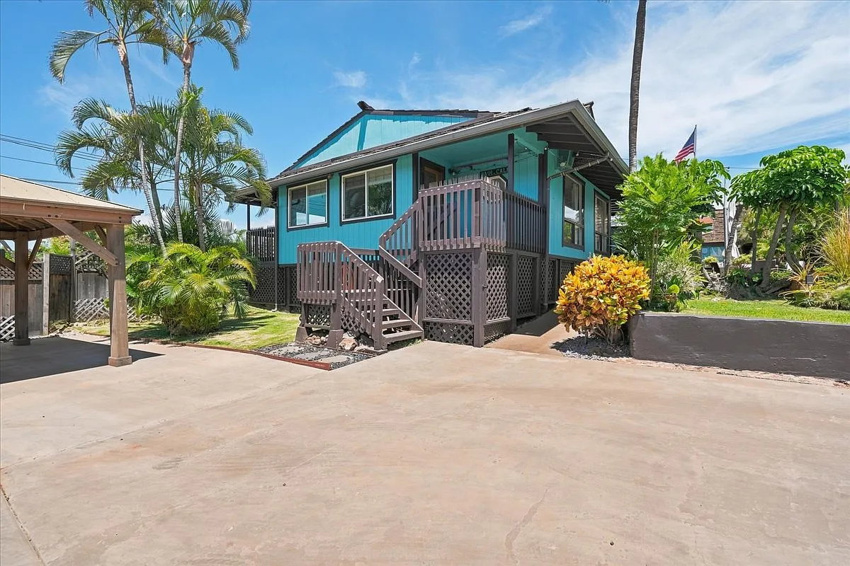 3161 Mapu Dr — Photo 2