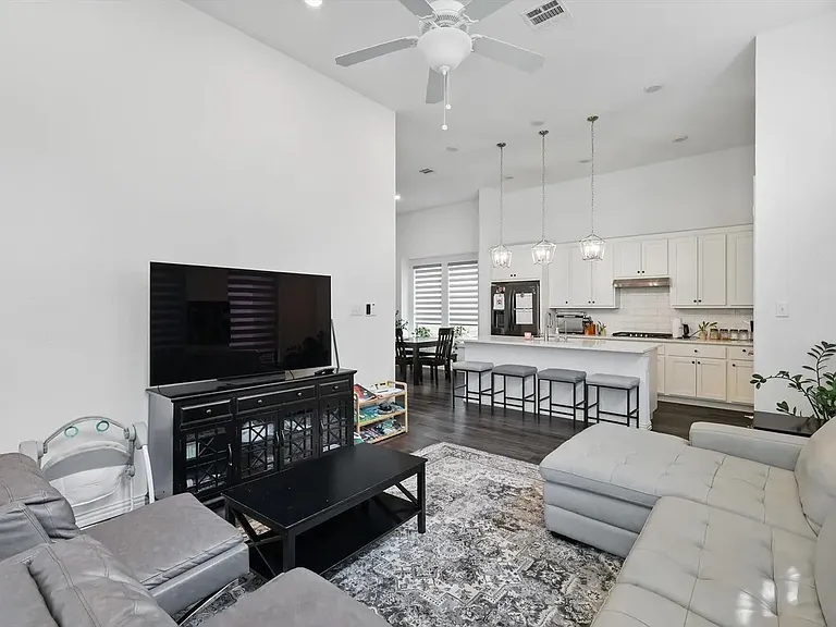 222 Woodson St — Photo 16