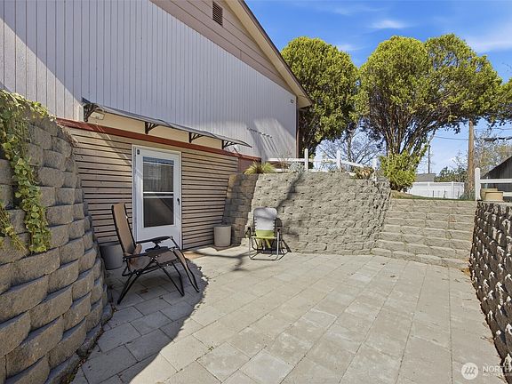 4th image of 1840 W 11th Avenue
