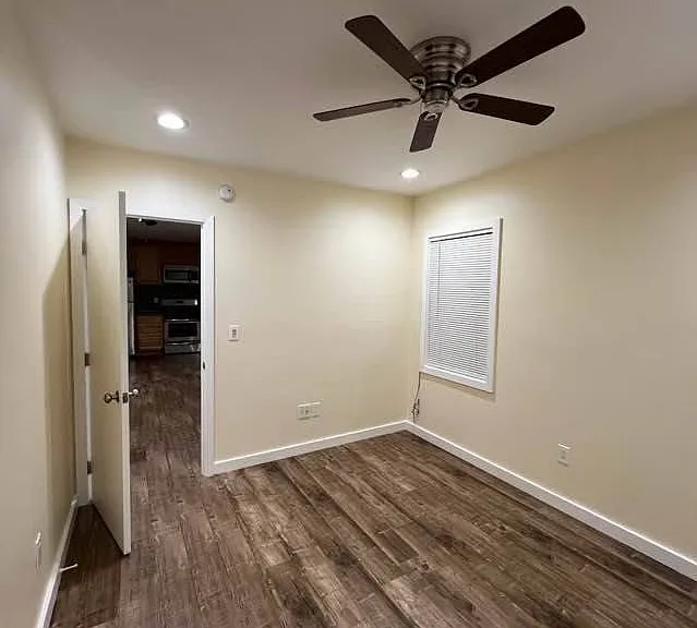 6403 S Victoria Ave — Photo 20