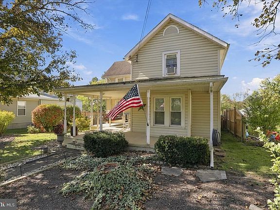 2nd image of 15653 Clear Spring Rd