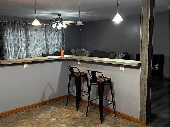 4th image of 2035 Columbia Ln