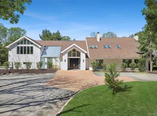 92 Old House Lane, Sands Point, NY 11050