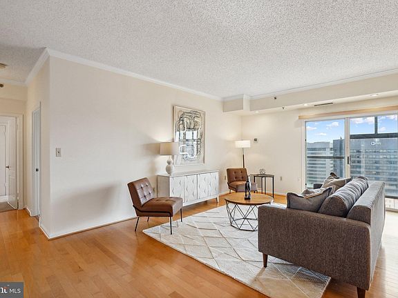 3rd image of 1211 S Eads St APT 1606