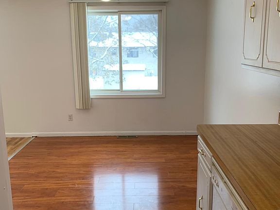 5th image of 7912 Lee Ave N