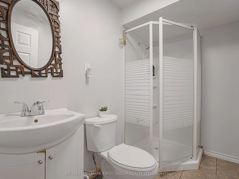 86 Seward Cres — Photo 8