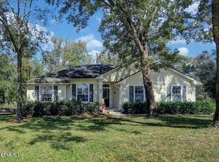 592 Meadowbrook Farms Rd, Green Cove Springs, FL 32043