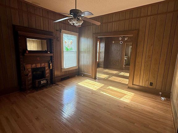 2nd image of 704 Old Charlotte Rd SW