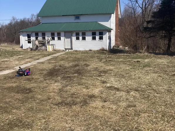 81 Hogan Rd, Chateaugay, NY 12920