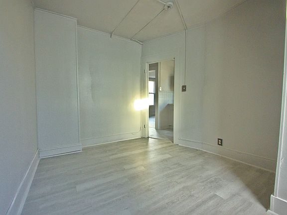 5th image of 61 Circular Ave #2