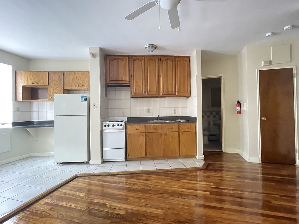 1st image of 19530 Jamaica Ave #1