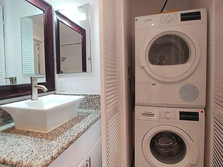Villa De Adel Apts — Photo 110