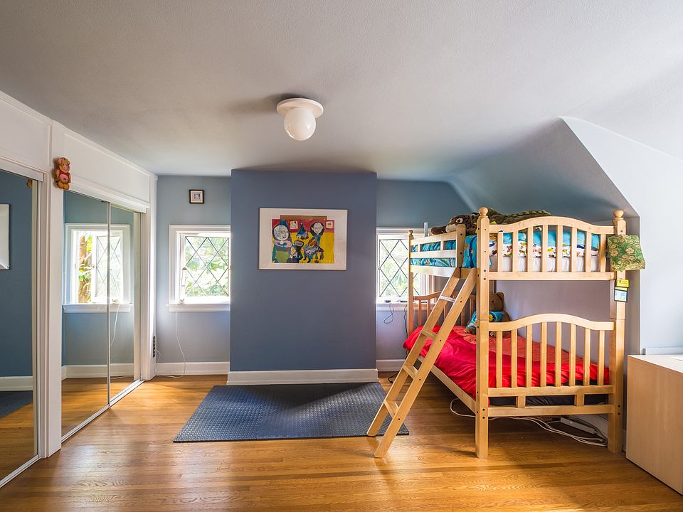 Second bedroom
