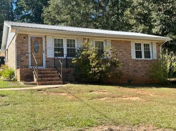 38 Paula St, Commerce, GA 30529