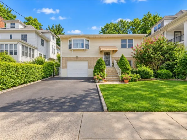 152 Van Cortlandt Pk Avenue, Yonkers, NY 10701