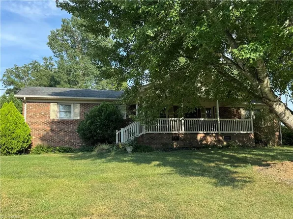 804 Lauras Ln, Albemarle, NC 28001