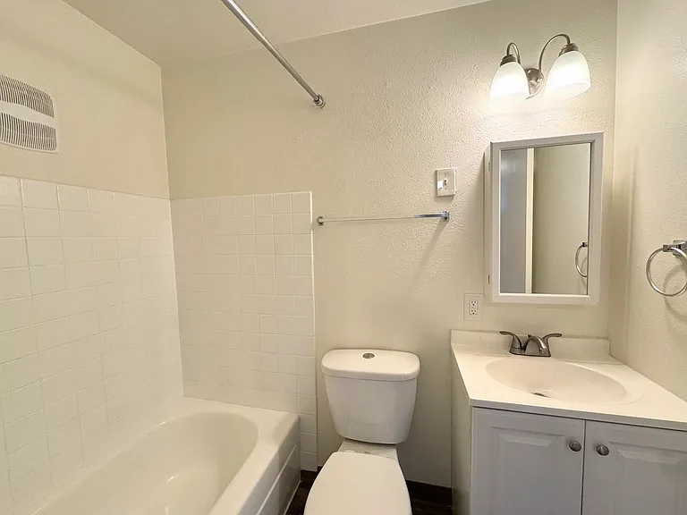 North Highland Court — Photo 10
