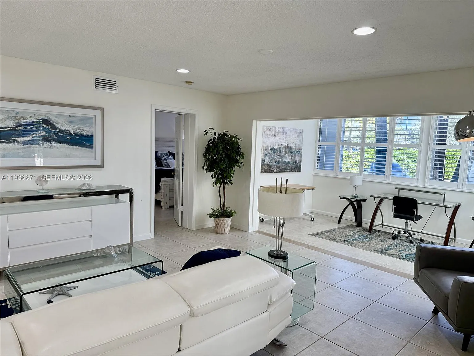Beachcomber Condo — Photo 2