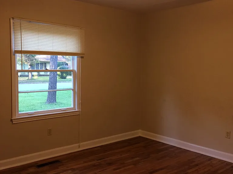 1710 W Whitney Ave — Photo 12