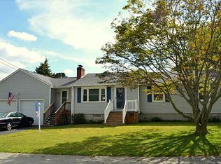 70 Benbridge Ave, Warwick, RI 02888