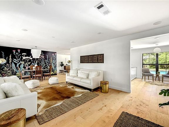 4th image of 10721 Fountainbleu Cir