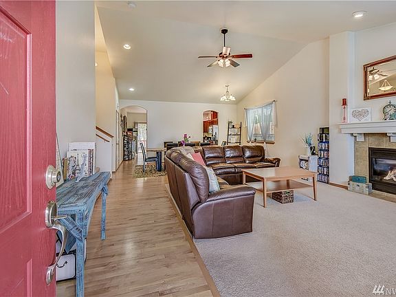 2nd image of 8217 32nd Pl NE