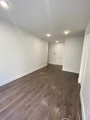 Rented by City Prime Commercial Realty  | media 9