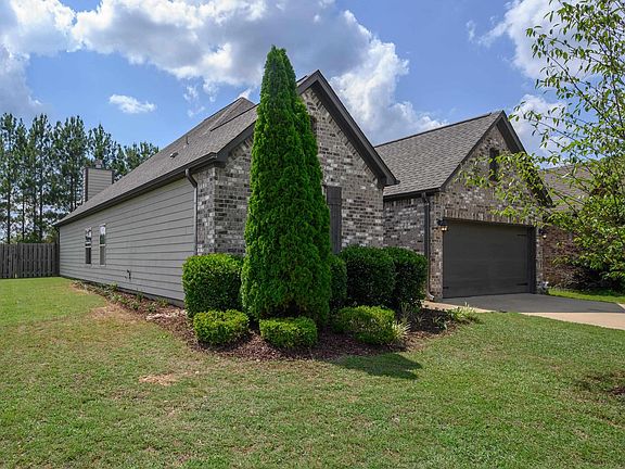 3rd image of 1045 Pine Valley Dr