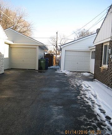 3rd image of 9949 Elm Circle Dr