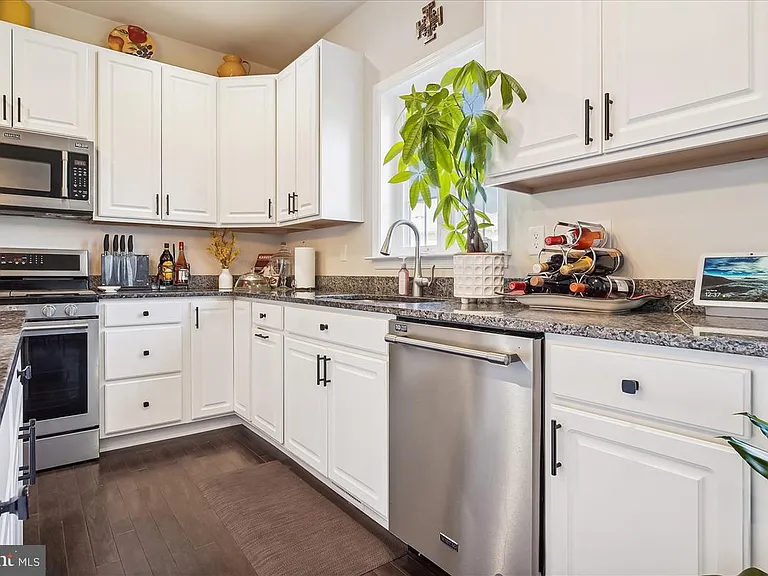 29780 Captain Adamouski St — Photo 10