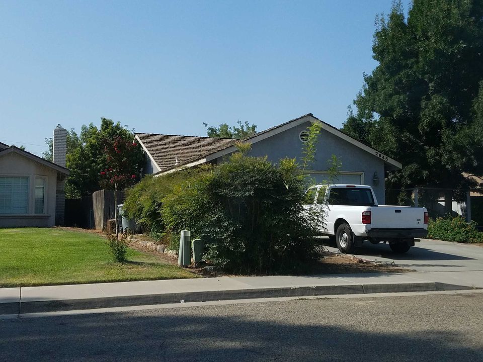 2nd image of 2945 E Pershing Ct