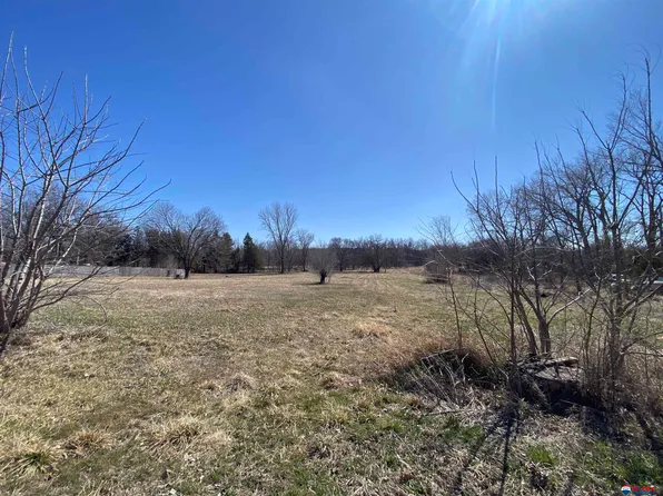 449 W 2nd St, Palmyra, NE 68418