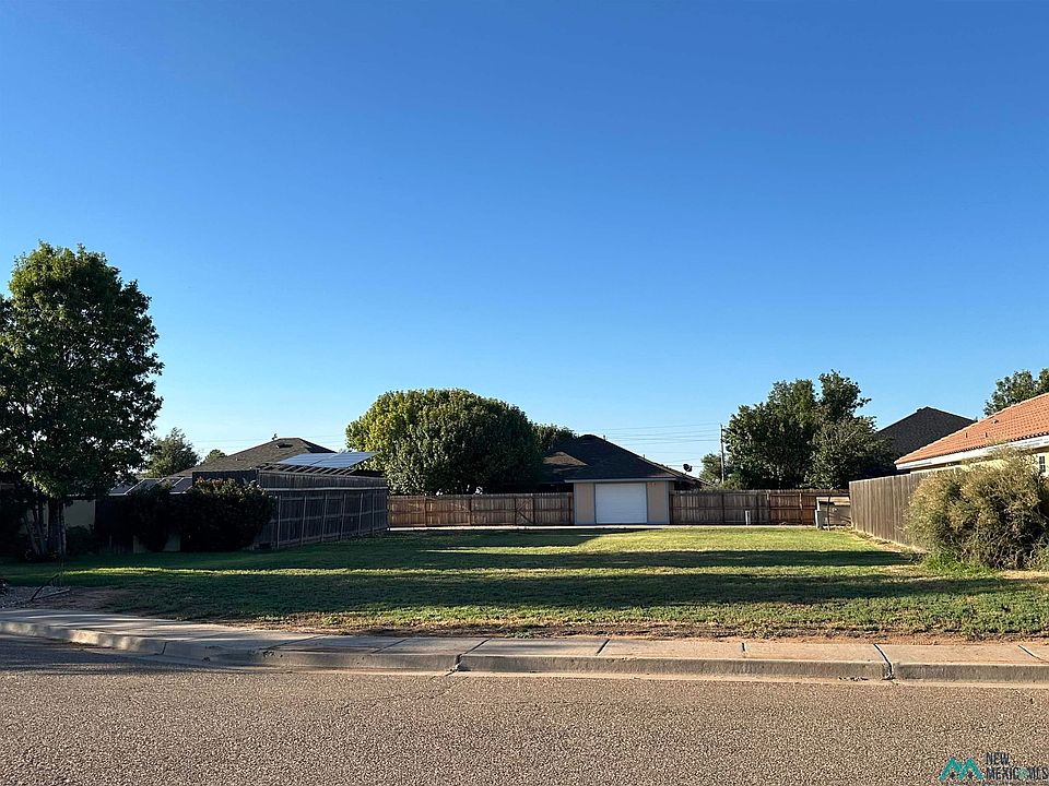 1st image of 136 Scottsdale Dr
