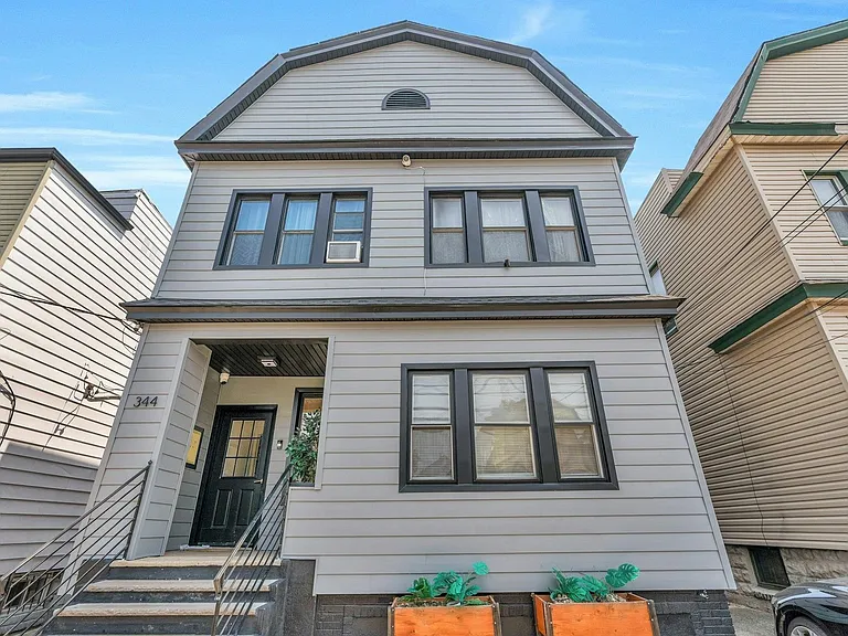 344 Danforth Ave #1 — Photo 11