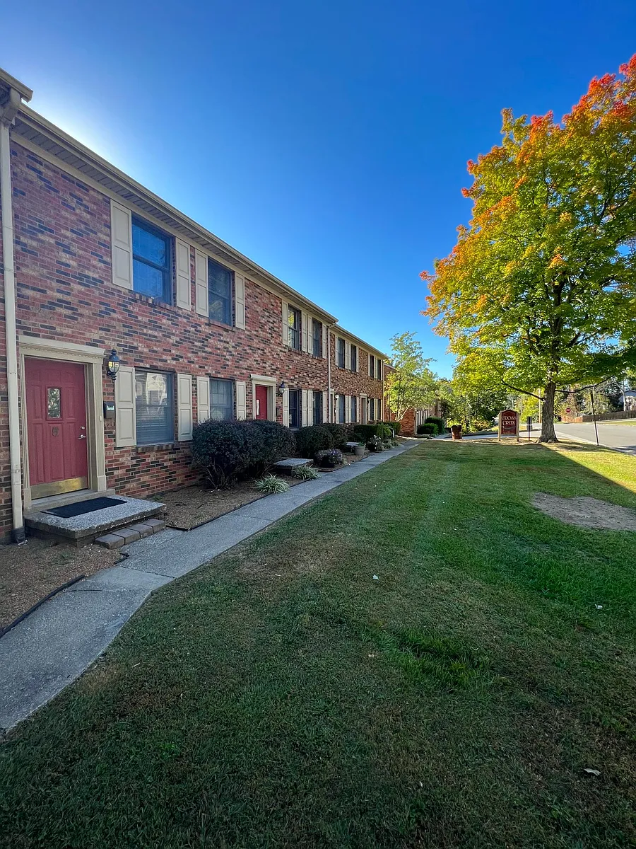 Building Photo - 429 Westwood Dr #5