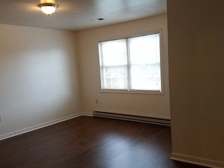 435-437 Chartridge Dr — Photo 13