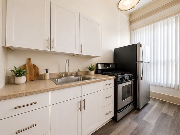 3rd image of 207 Chester Ave APT C