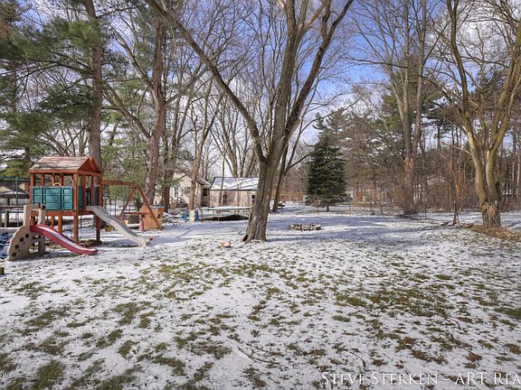 4th image of 678 Butternut Dr