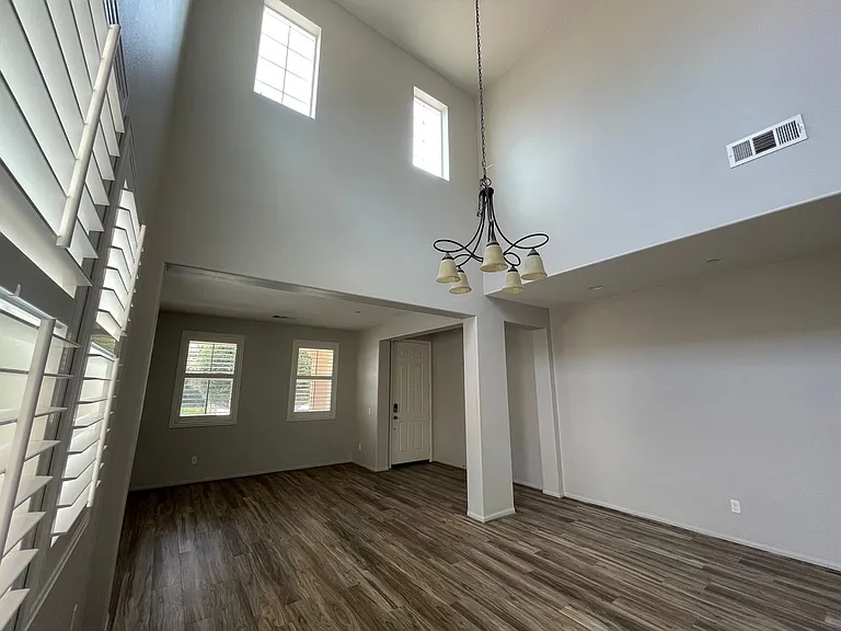 1591 Stow Grove Ave — Photo 4