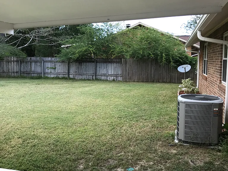 912 Spruce Ct — Photo 18