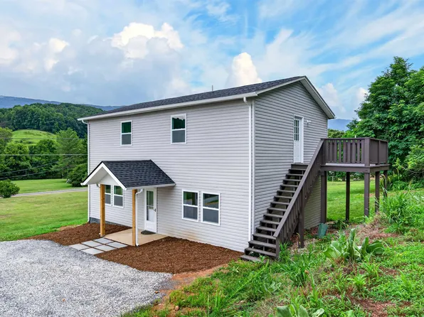 125 Dill St, Narrows, VA 24124