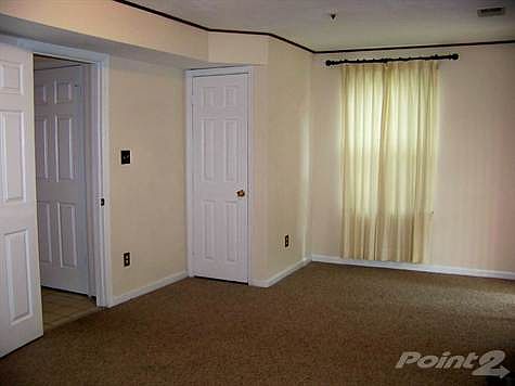 Spacious Family Room