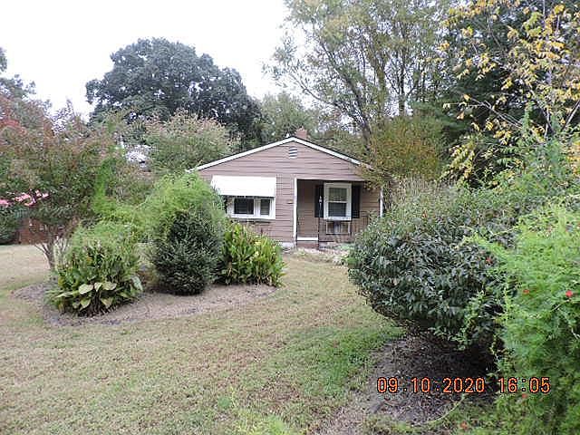 1st image of 826 Stokesland Ave