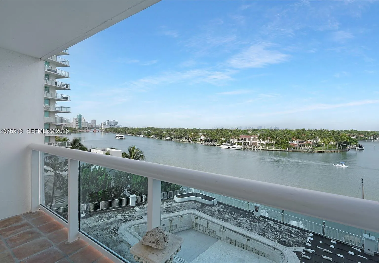 Aquasol Condo — Photo 1